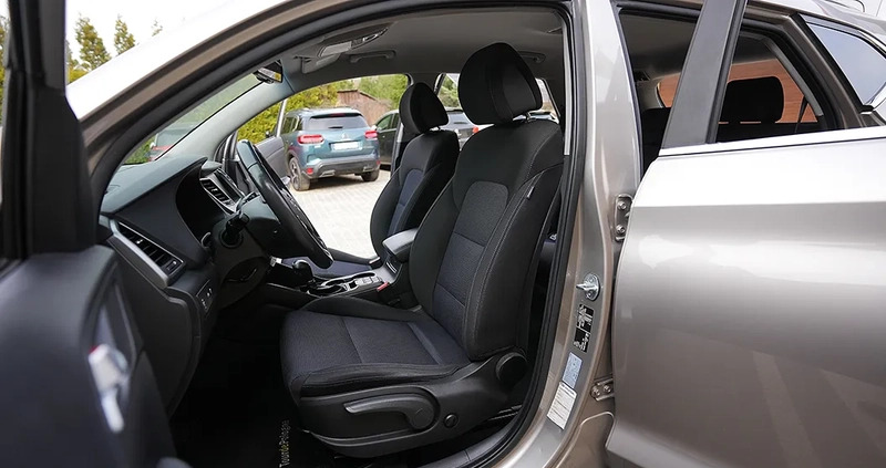 Hyundai Tucson cena 77900 przebieg: 139000, rok produkcji 2017 z Świnoujście małe 742